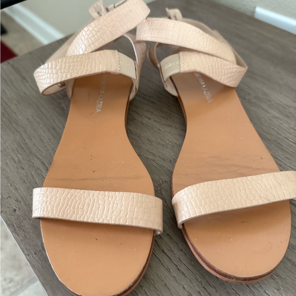 BCBGMaxzaria sandals size 6